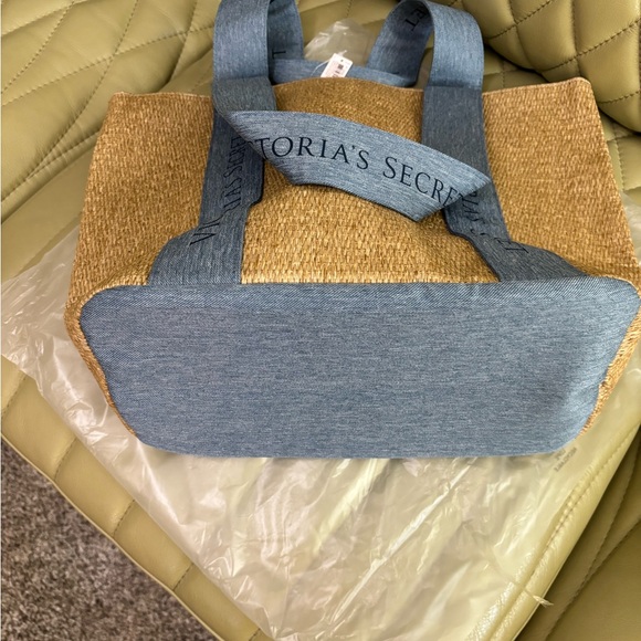 Victoria’s Secret NWT - Summer Tote - too far to return! - Picture 6 of 6